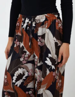 Leaf Print Trouser 8 Leaf Print Trouser -Soft Dress Wear Sales Store BV2241 BLACK 52